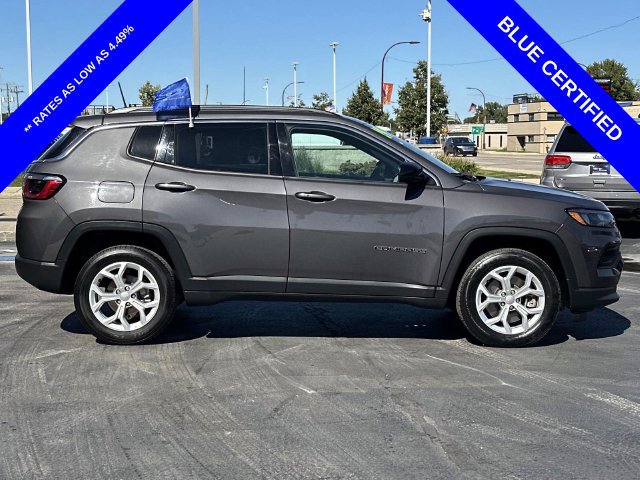 Used 2024 Jeep Compass Latitude AWD/4WD image 2