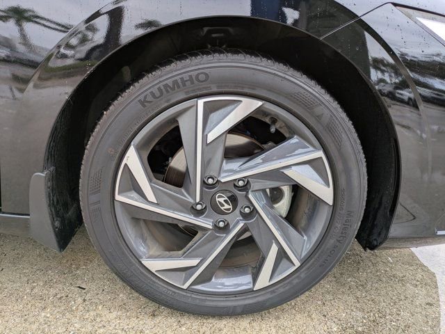 Used 2025 Hyundai Elantra SEL image 10