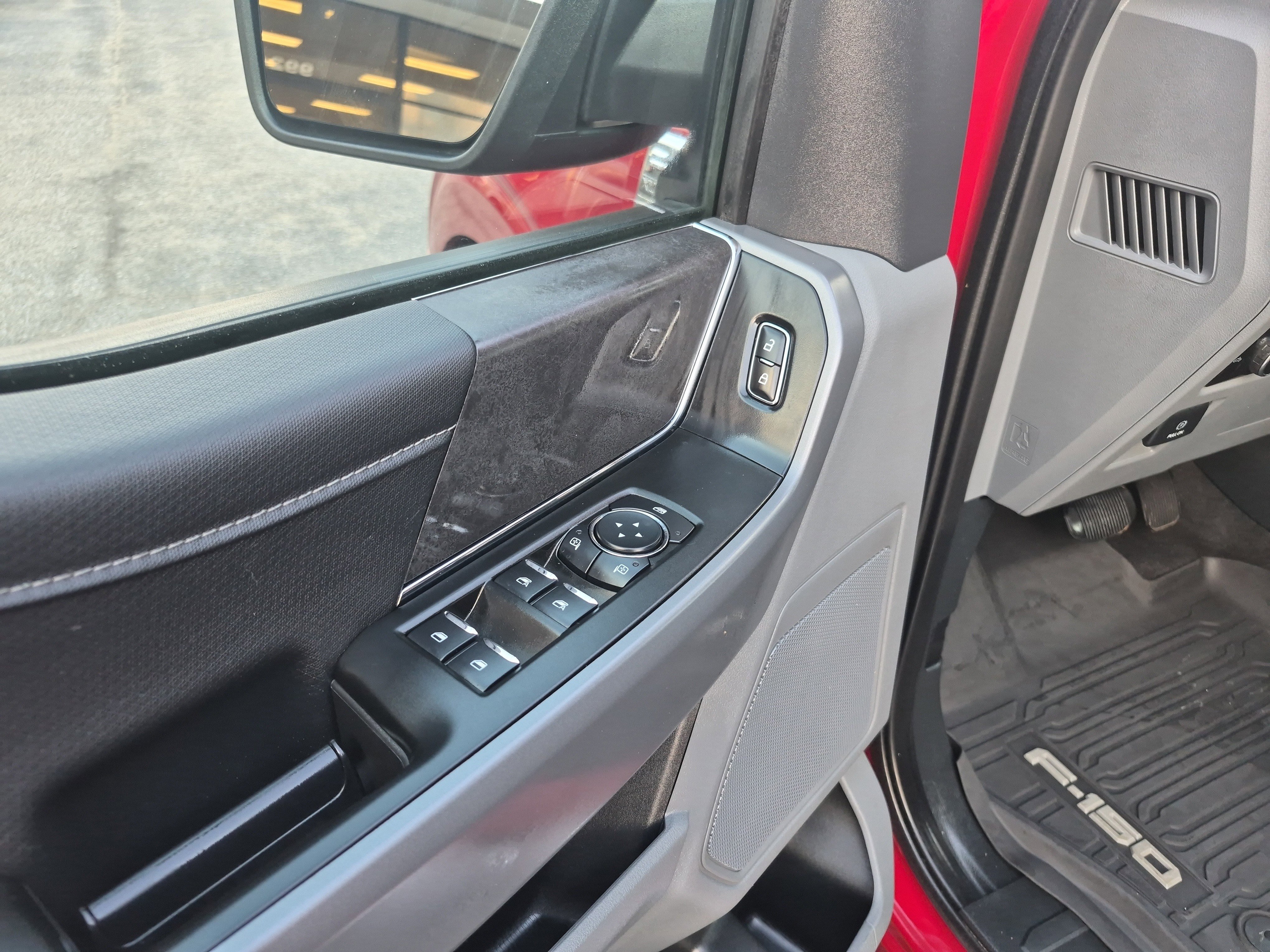 Certified 2025 Ford F150 XLT w/ Equipment Group 301A Standard image 12