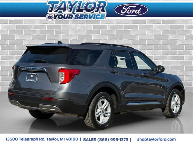 Certified 2022 Ford Explorer XLT w/ Equipment Group 202A image 3