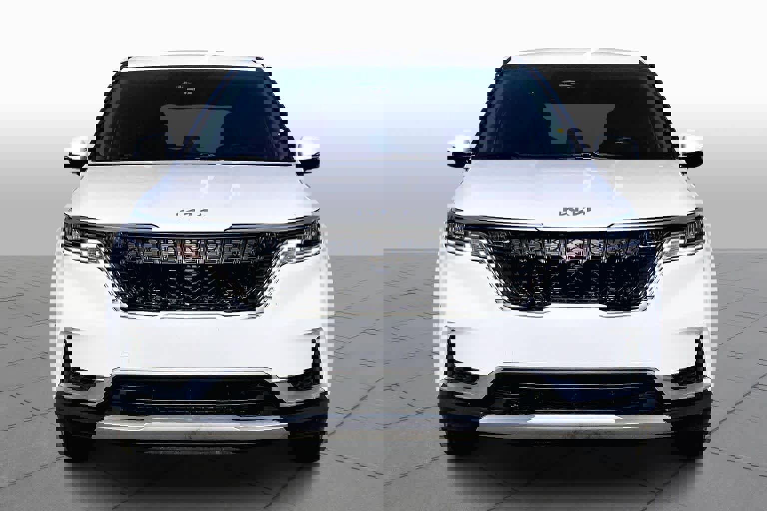 Used 2023 Kia Carnival LX image 3