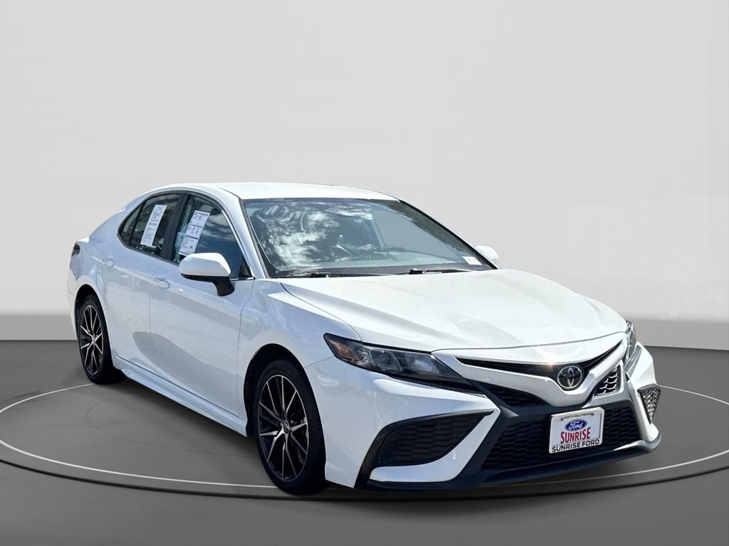 Used 2024 Toyota Camry SE FWD image 5