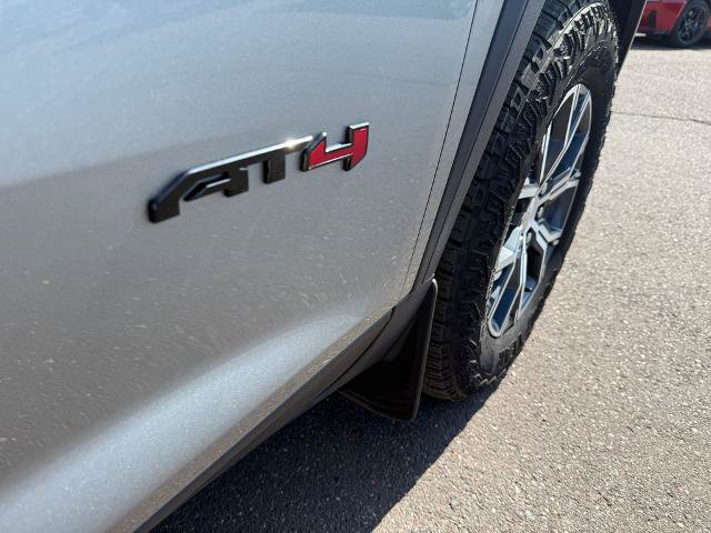 Used 2025 GMC Acadia AT4 w/ Luxury Package AWD/4WD image 7