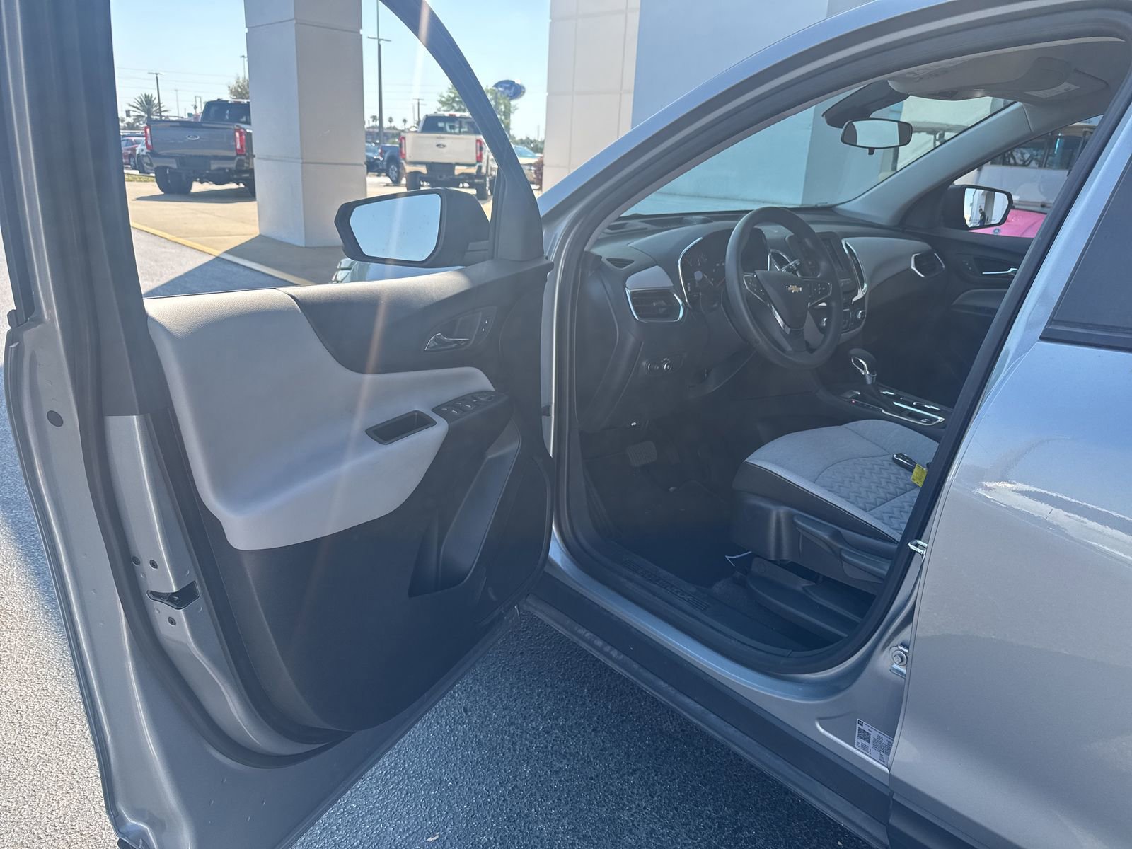 Used 2024 Chevrolet Equinox LS image 29