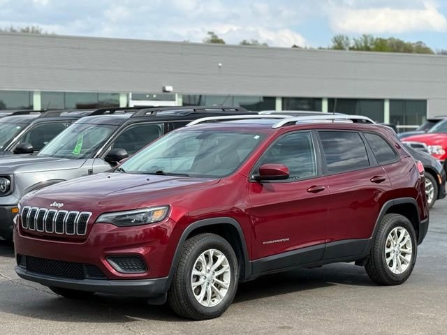 Used 2020 Jeep Cherokee Latitude w/ Cold Weather Group AWD/4WD image 30