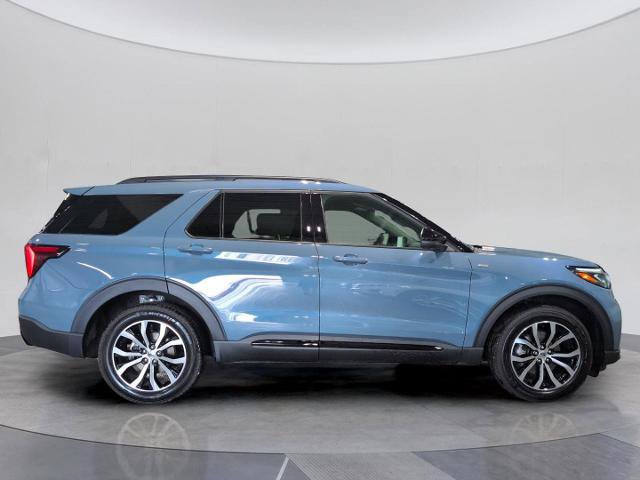 Certified 2025 Ford Explorer ST-Line AWD/4WD image 15