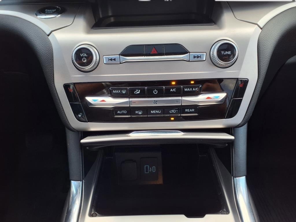 Certified 2022 Ford Explorer XLT w/ Equipment Group 202A image 24