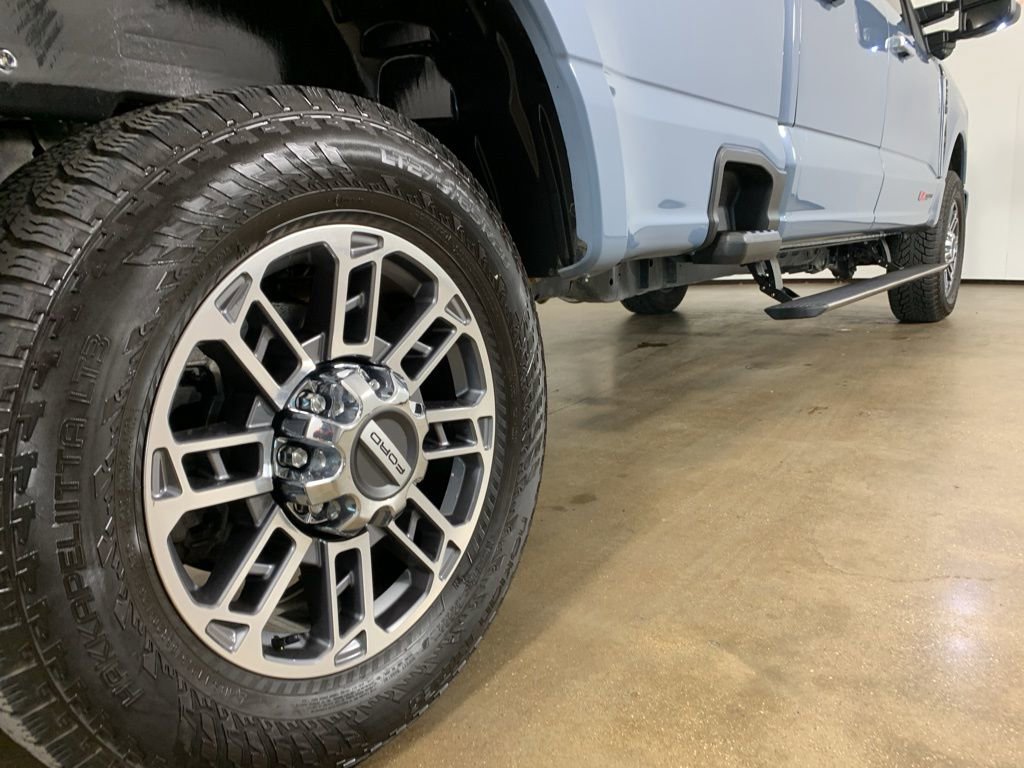 Certified 2023 Ford F250 Limited AWD/4WD image 9