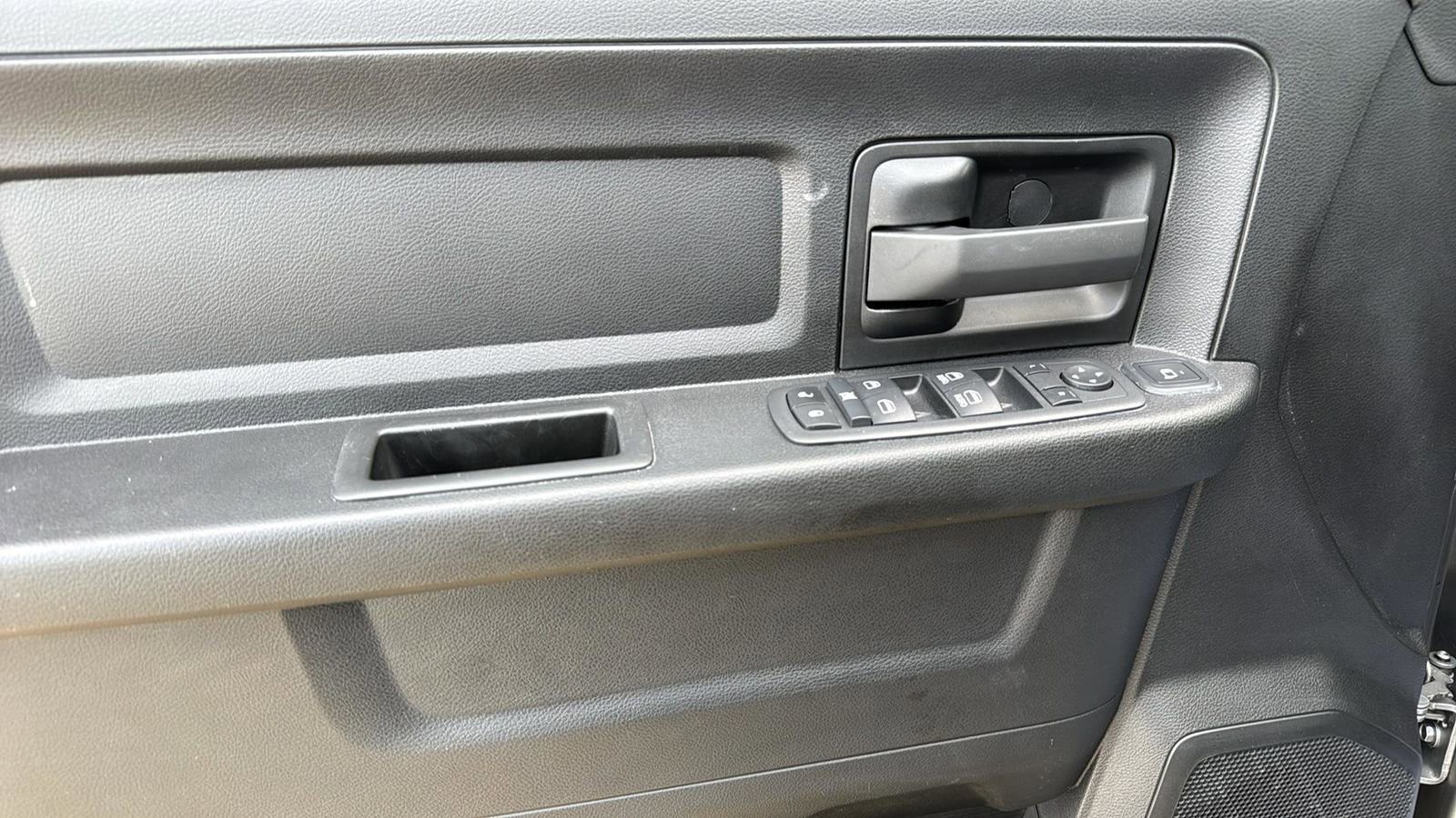 Used 2024 RAM 2500 Tradesman w/ Chrome Appearance Group image 11