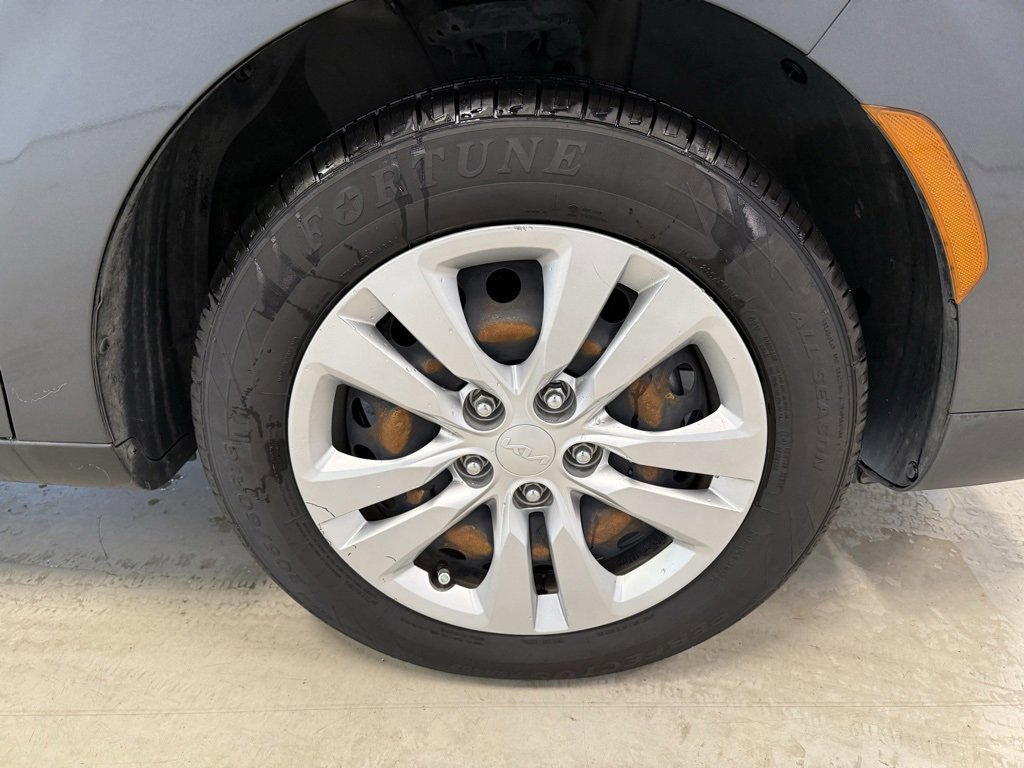 Used 2022 Kia Soul LX image 12