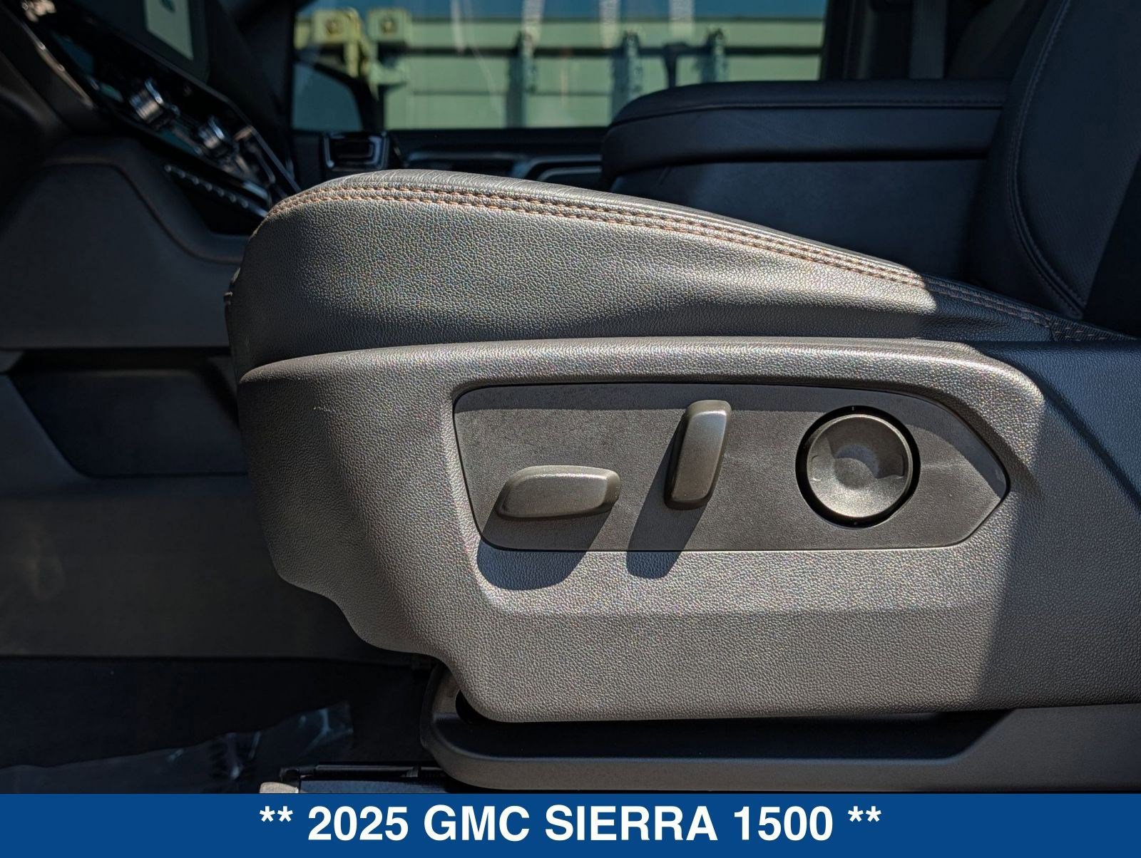 Used 2025 GMC Sierra 1500 AT4 w/ AT4 Premium Package image 33