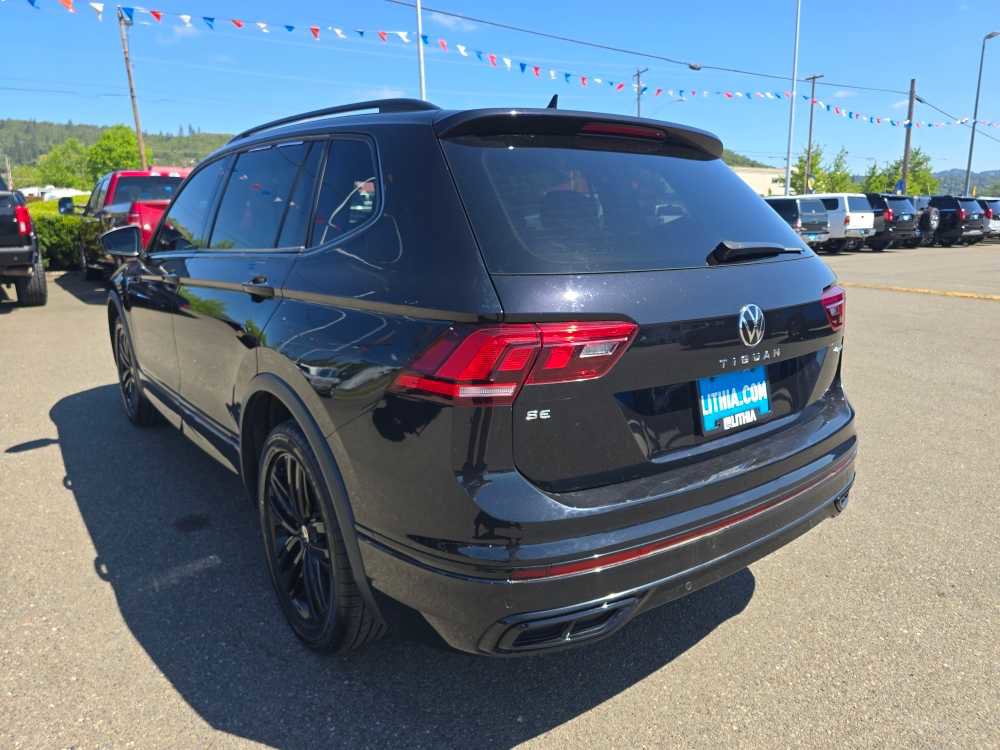 Used 2022 Volkswagen Tiguan SE R-Line AWD/4WD image 3