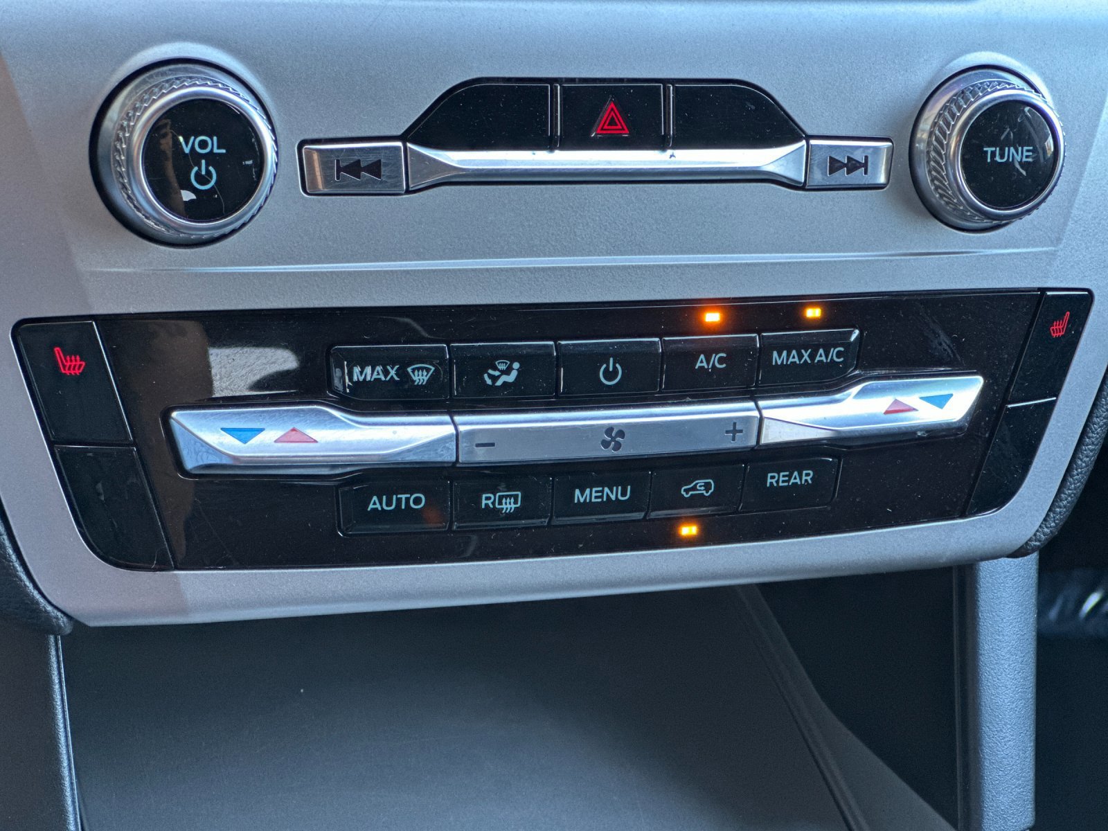 Certified 2022 Ford Explorer XLT w/ Class IV Trailer Tow Package image 22