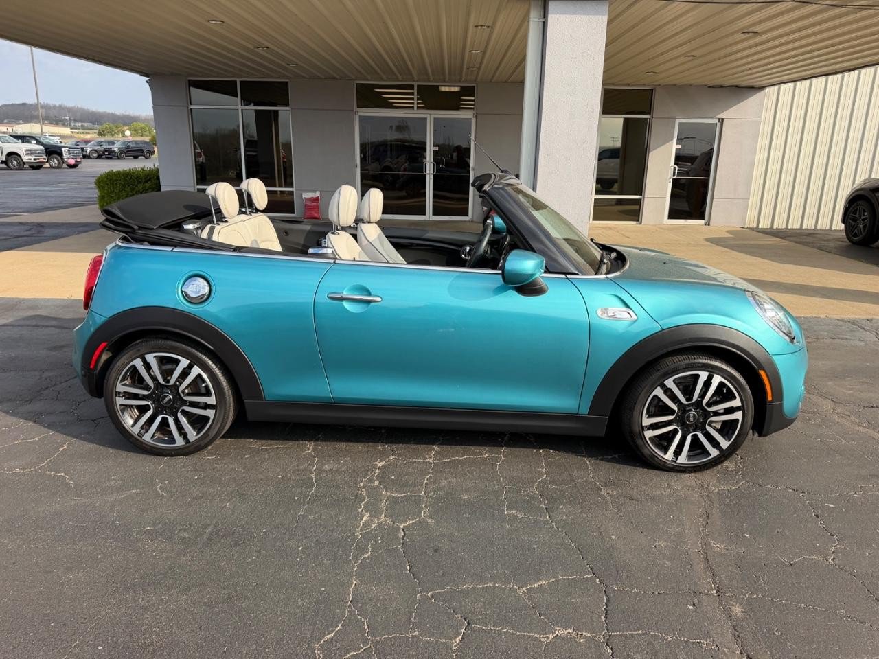 Used 2021 MINI Cooper S w/ Signature Upholstery Package FWD image 17