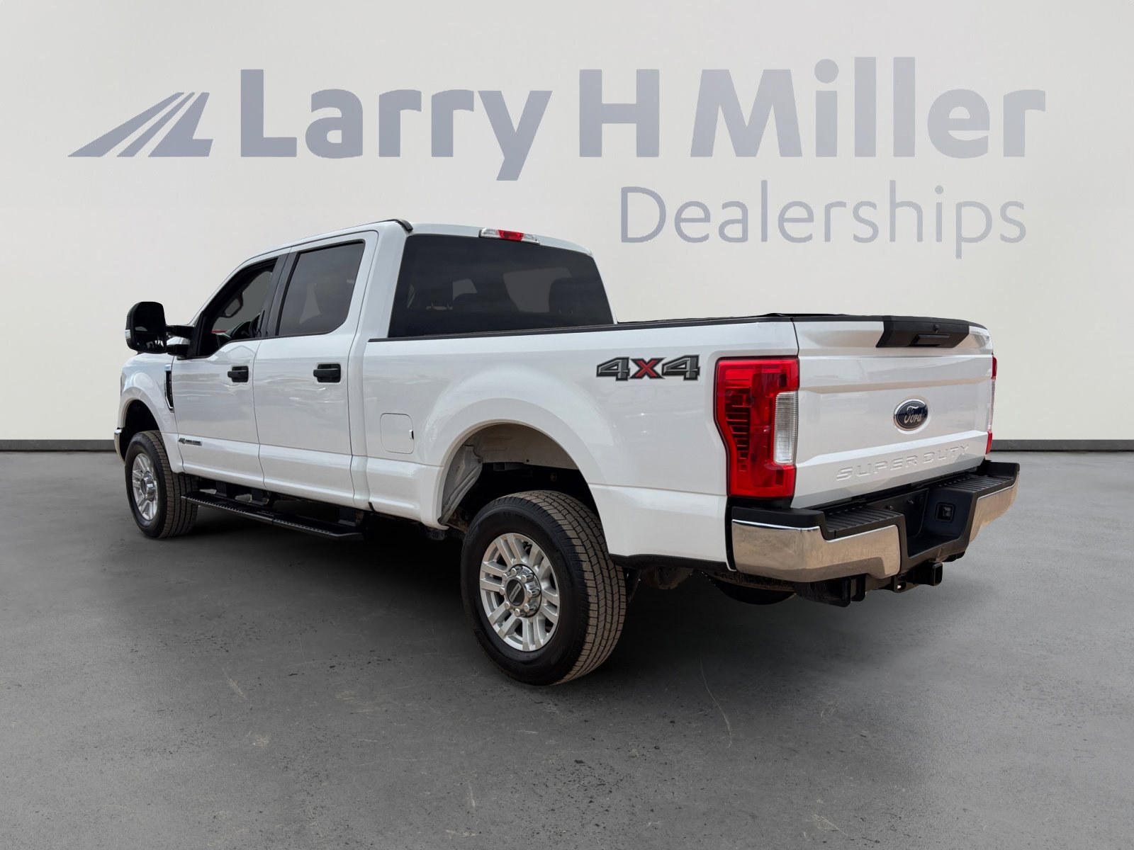 Certified 2019 Ford F250 XLT AWD/4WD image 3
