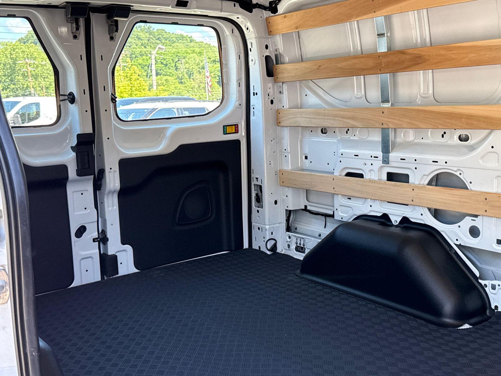 Certified 2025 Ford Transit 250 Low Roof w/ Exterior Upgrade Package RWD image 21