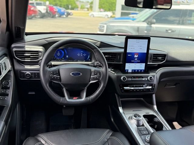 Certified 2020 Ford Explorer ST w/ Premium Technology Package AWD/4WD image 6
