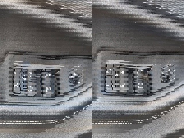 Used 2024 Jeep Grand Cherokee L Altitude image 15