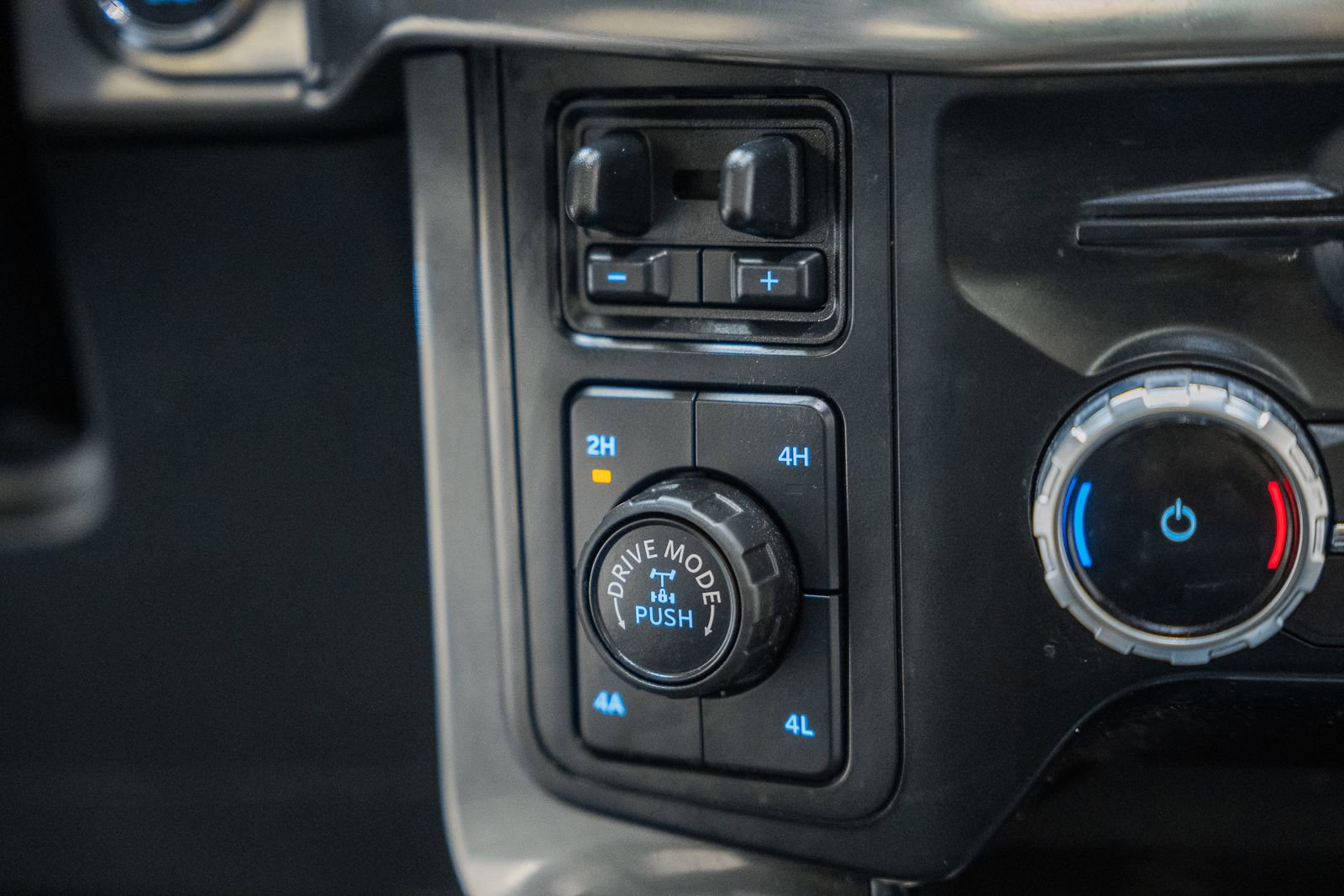 Certified 2023 Ford F150 Lariat w/ Equipment Group 502A High image 26