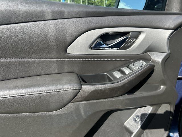 Used 2023 Chevrolet Traverse LT FWD image 21