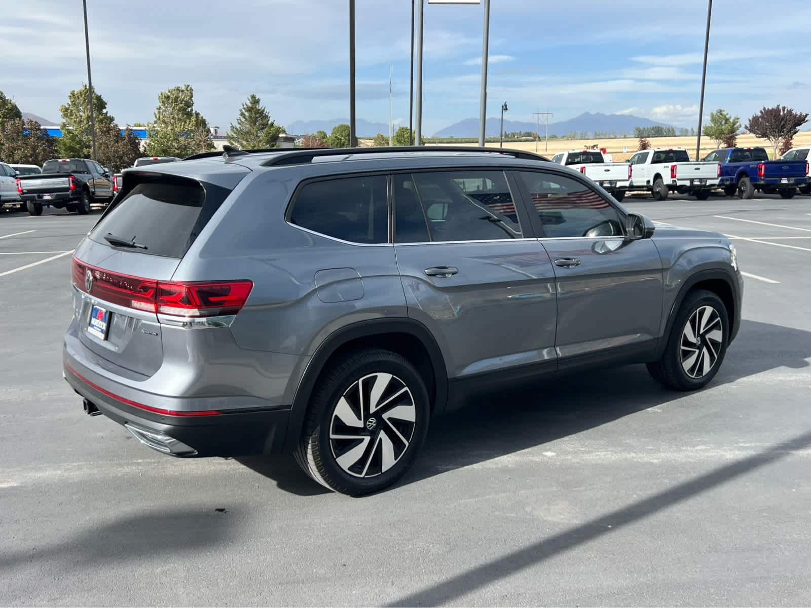 Used 2024 Volkswagen Atlas SE AWD/4WD image 15