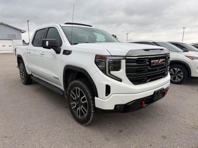 Used 2023 GMC Sierra 1500 AT4 w/ AT4 Premium Package AWD/4WD image 5