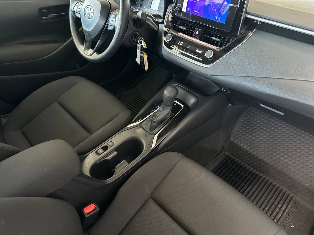 Used 2025 Toyota Corolla LE FWD image 14