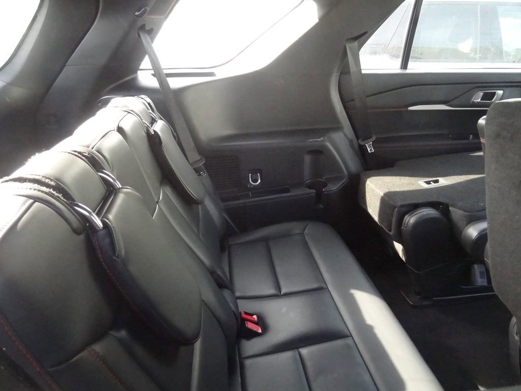 Certified 2025 Ford Explorer ST-Line AWD/4WD image 11