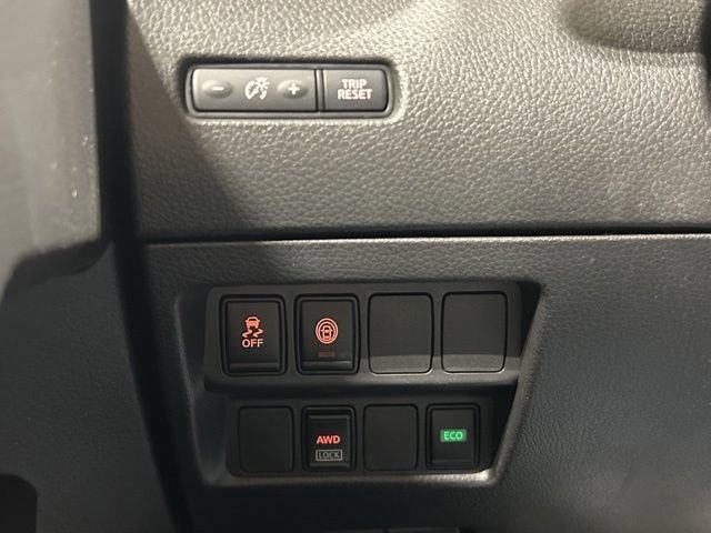 Used 2019 Nissan Rogue Sport SV AWD/4WD image 29