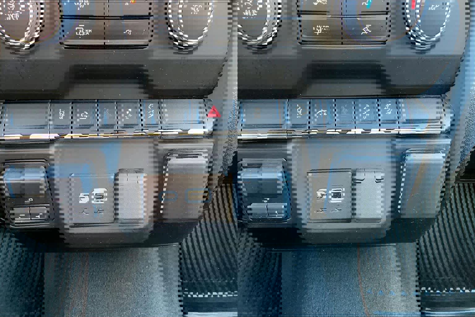 Used 2024 Chevrolet Silverado 2500 Custom w/ Custom Convenience Package image 35