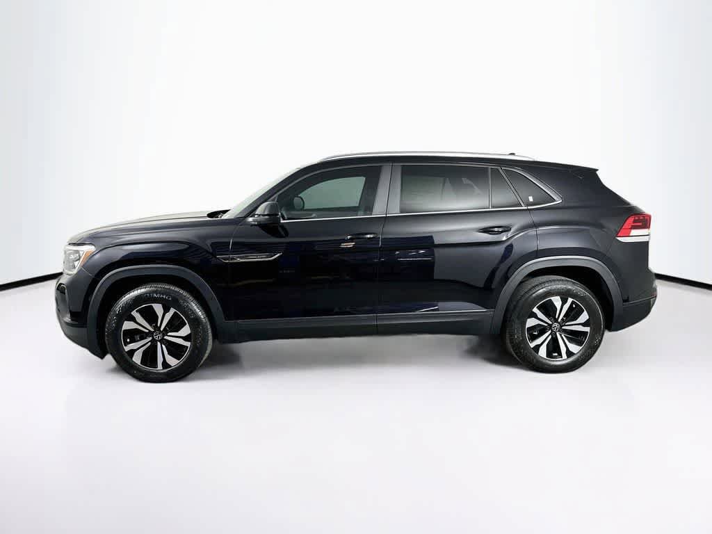 Used 2024 Volkswagen Atlas Cross Sport SE FWD image 2