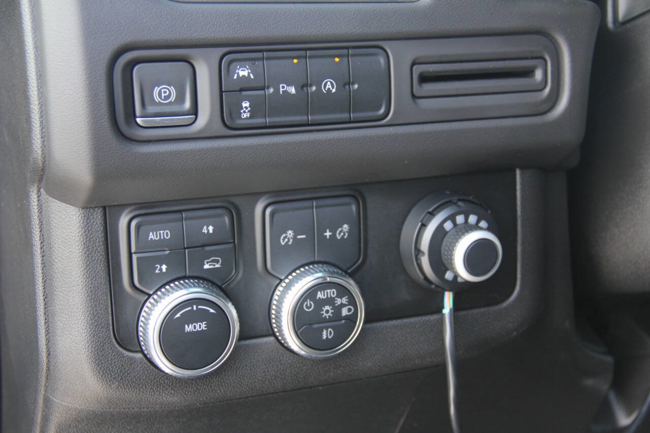 Used 2023 GMC Yukon XL SLT image 37