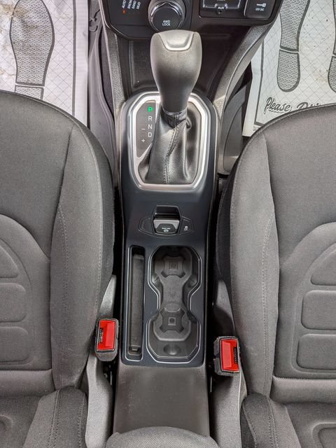 Used 2021 Jeep Renegade Latitude w/ Convenience Group AWD/4WD image 13