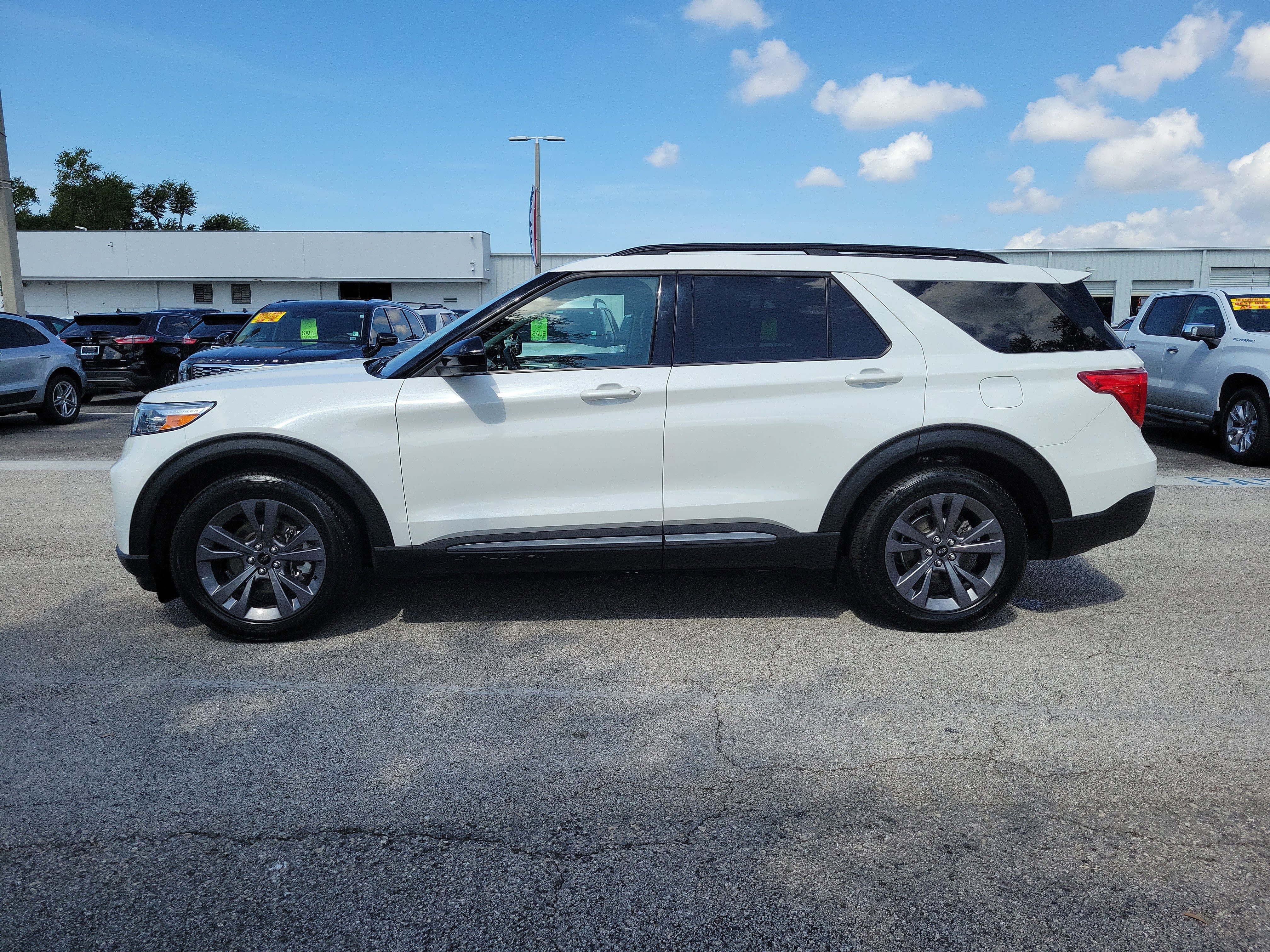 Certified 2022 Ford Explorer XLT w/ Equipment Group 202A RWD image 6