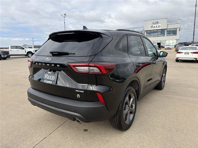 Certified 2025 Ford Escape ST-Line Select AWD/4WD image 9
