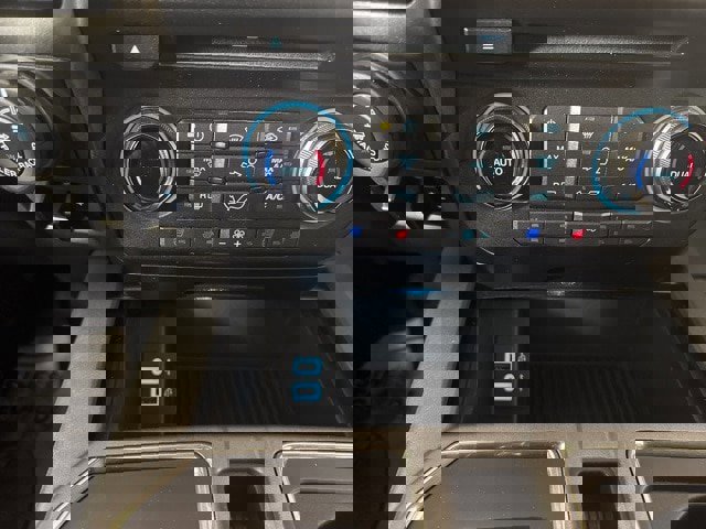 Certified 2017 Ford F150 Raptor w/ Equipment Group 802A Luxury image 17