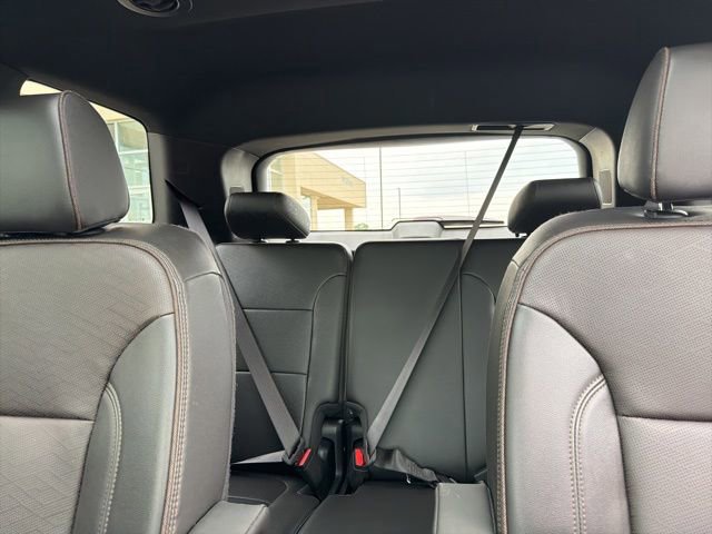 Used 2023 Chevrolet Traverse High Country image 17