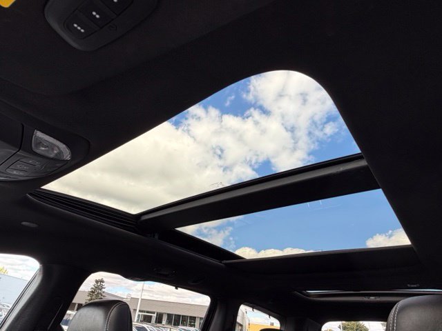 Used 2020 Chrysler Pacifica Limited w/ S Appearance Package FWD image 24