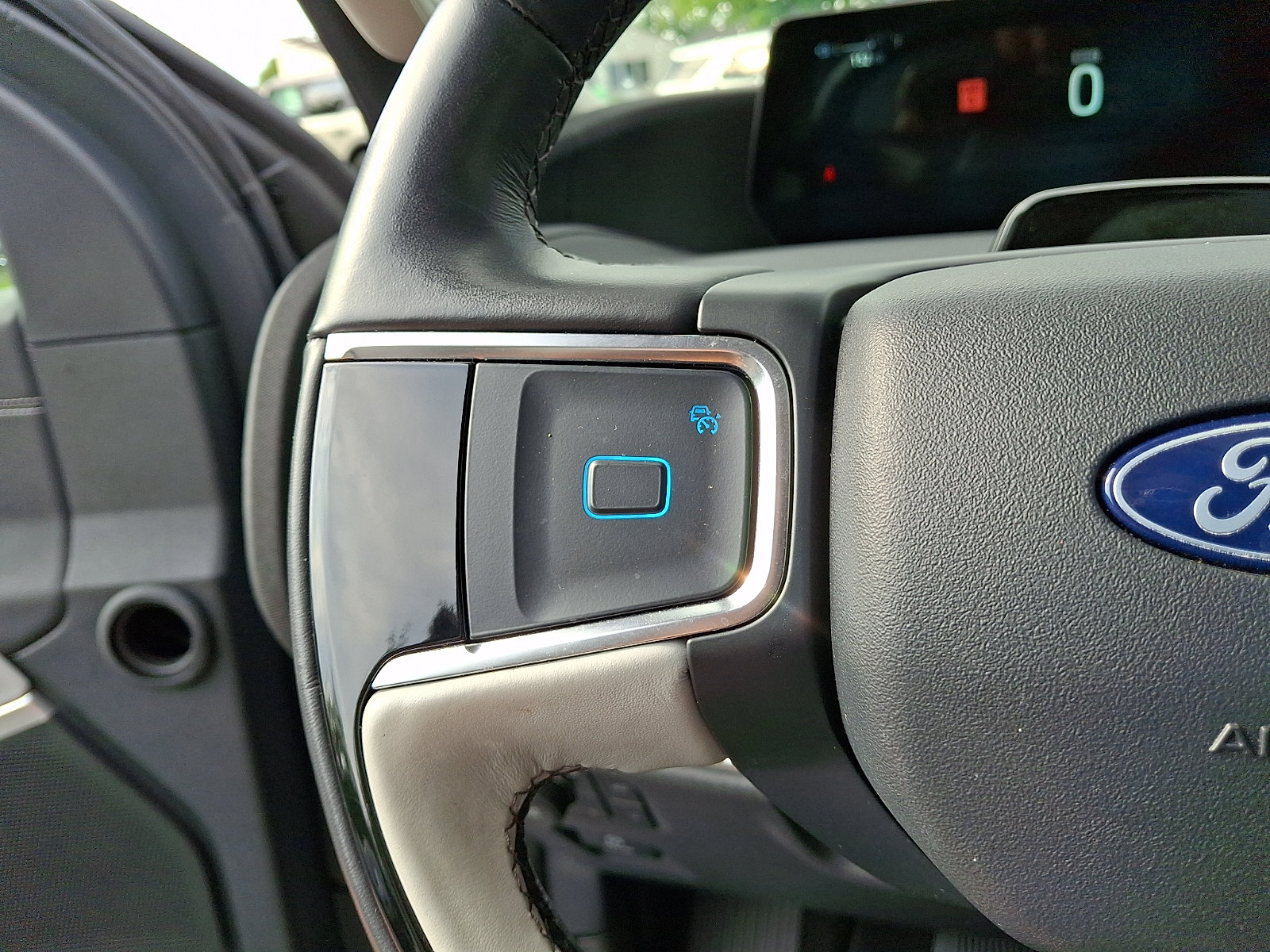 Certified 2025 Ford Expedition Platinum AWD/4WD image 23