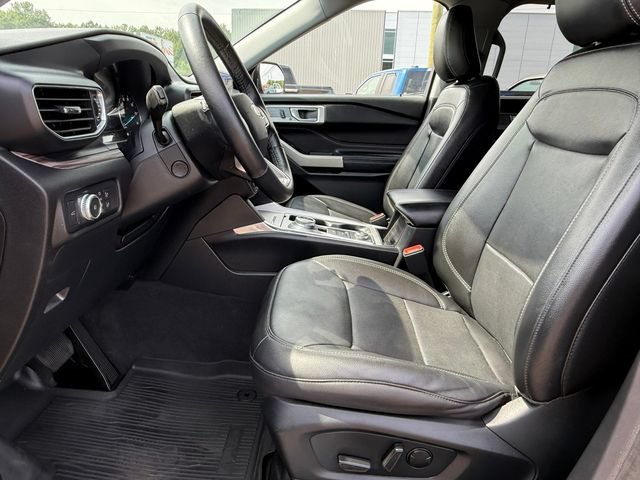 Certified 2022 Ford Explorer Limited w/ Equipment Group 301A AWD/4WD image 18