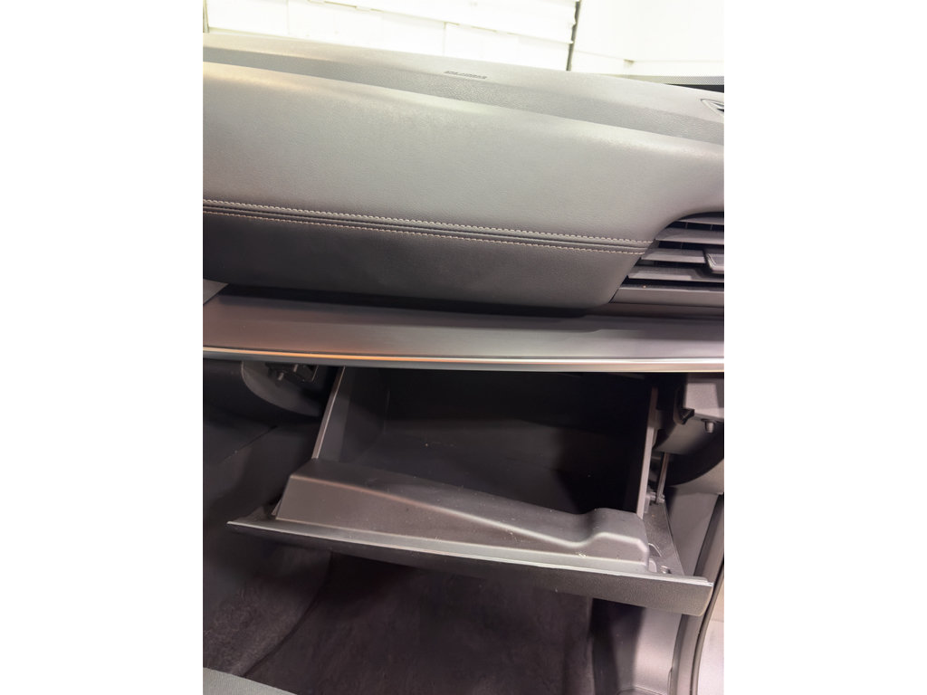 Used 2024 Nissan Rogue S FWD image 27