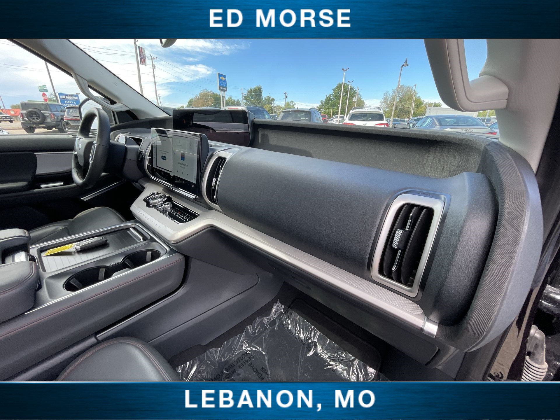 Certified 2025 Ford Expedition Active AWD/4WD image 27