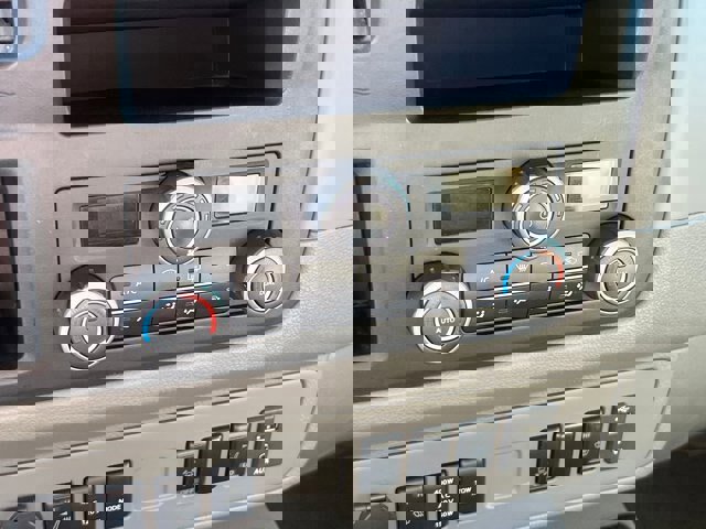 Used 2020 Nissan NV 3500 SL image 23