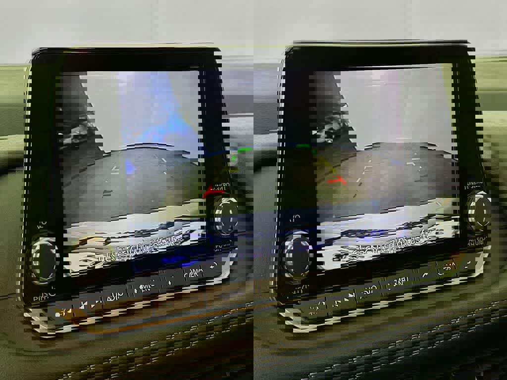 Used 2024 Nissan Rogue SV image 28