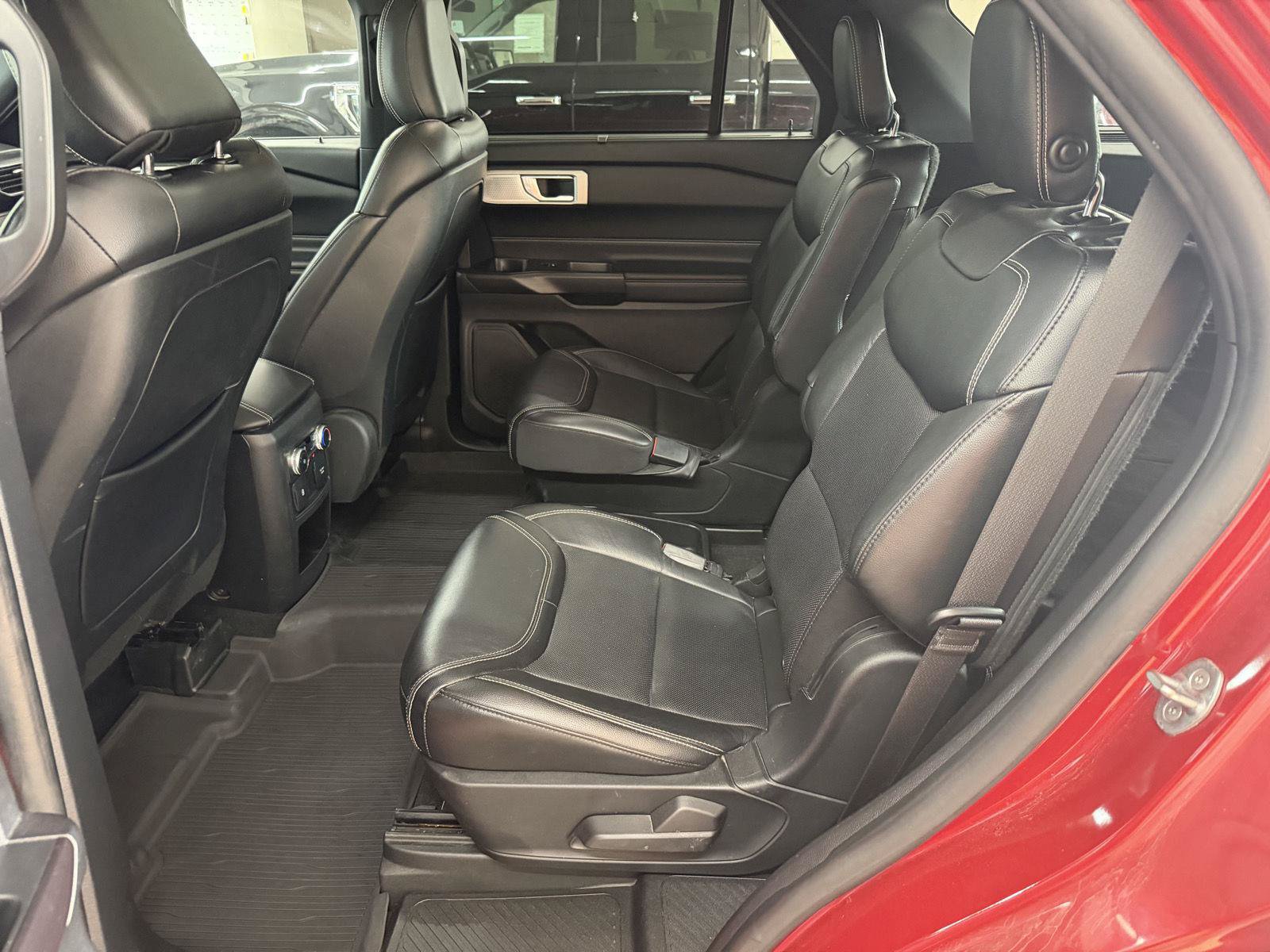 Certified 2020 Ford Explorer ST w/ Premium Technology Package AWD/4WD image 25
