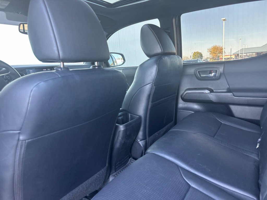 Used 2022 Toyota Tacoma TRD Off-Road w/ TRD Premium Off Road Package AWD/4WD image 19