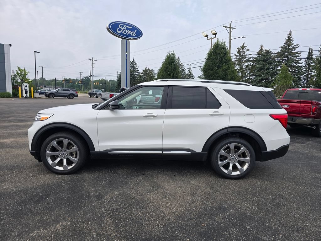 Certified 2020 Ford Explorer Platinum w/ Premium Technology Package AWD/4WD image 2