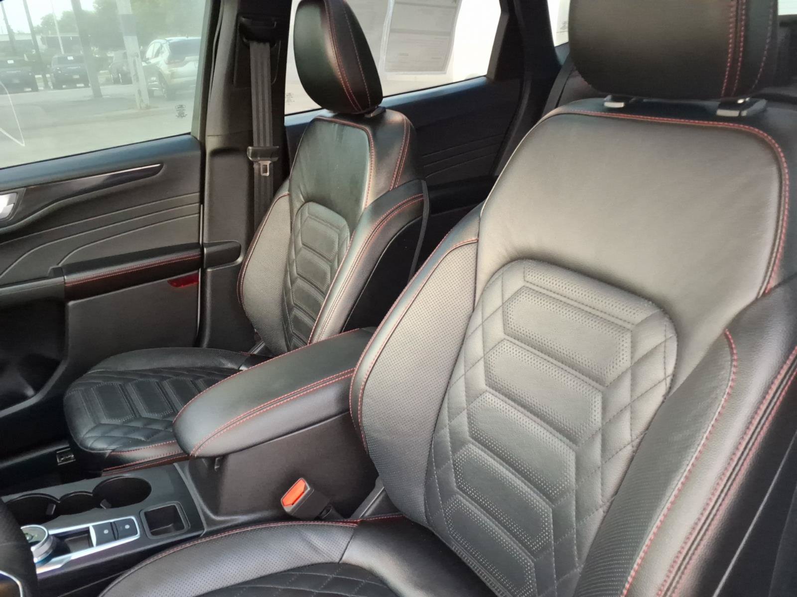 Certified 2024 Ford Escape ST-Line Elite w/ Premium Technology Package AWD/4WD image 12