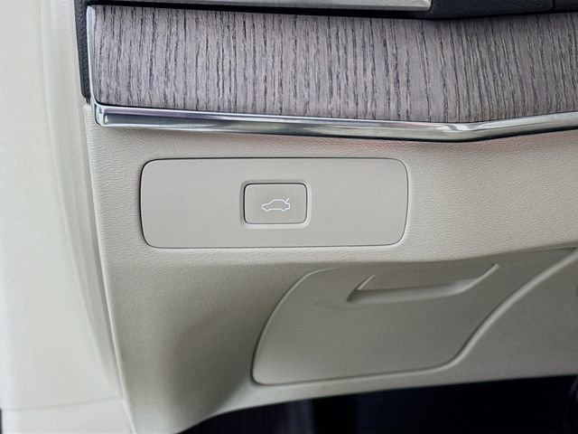 Used 2023 Volvo XC90 B6 Plus w/ Protection Package Premier image 12