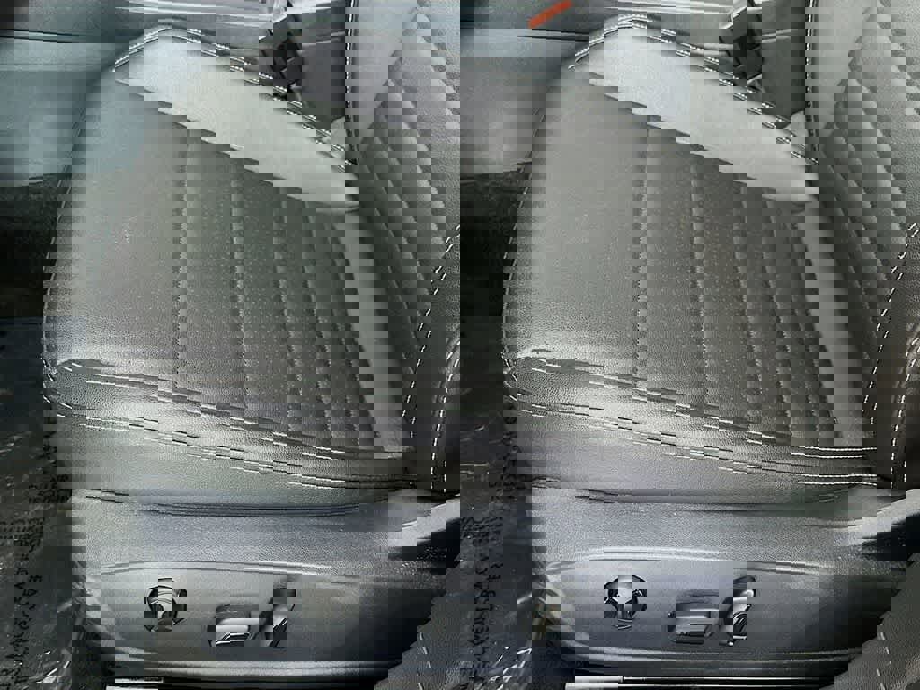 Used 2024 Volkswagen Jetta SE FWD image 29